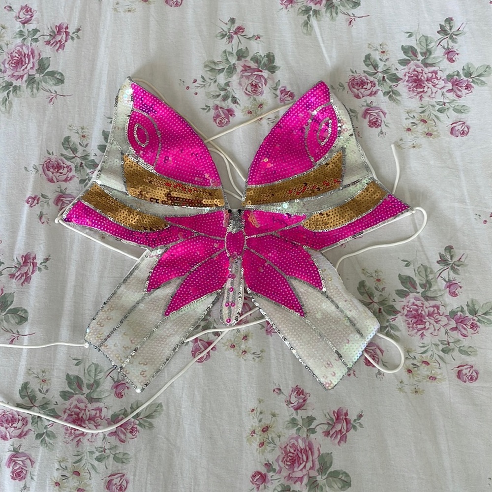 Butterfly top